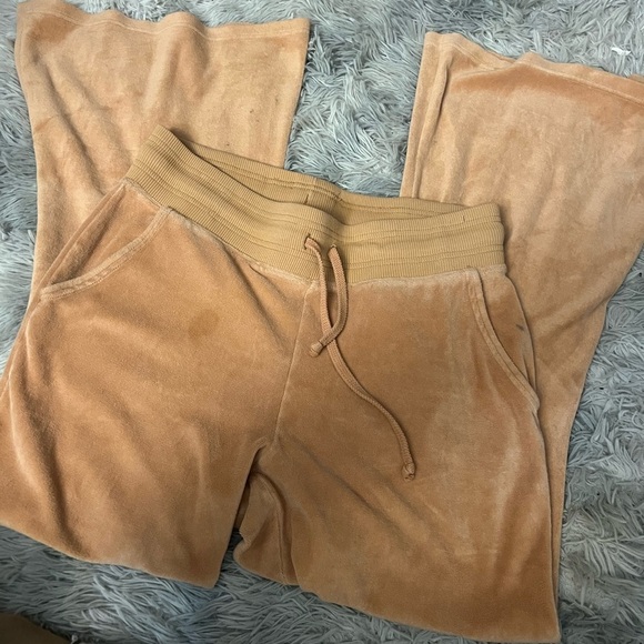 Aerie orange velvet sweat pants - Picture 2 of 7